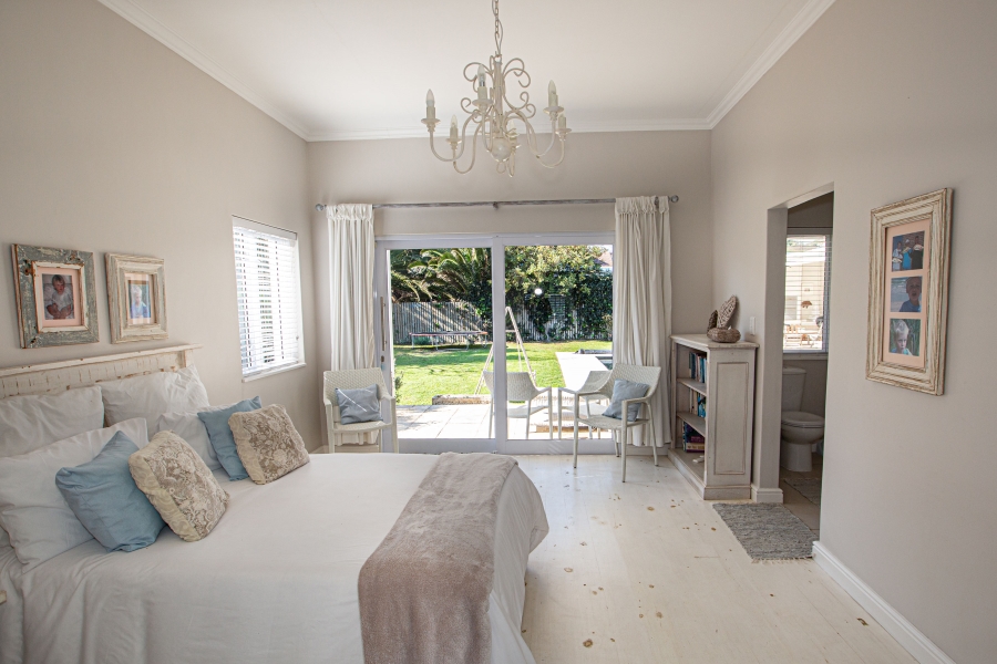 5 Bedroom Property for Sale in Kommetjie Western Cape
